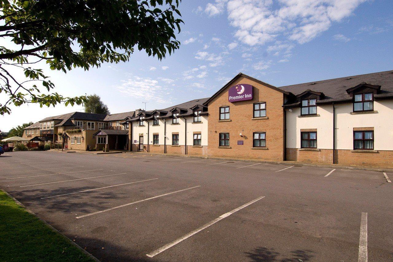 Premier Inn Cardiff West Exterior photo